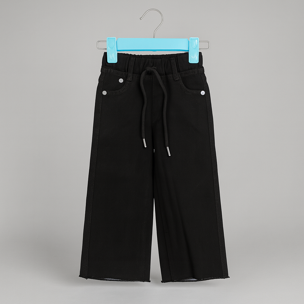 Girl loose jeans