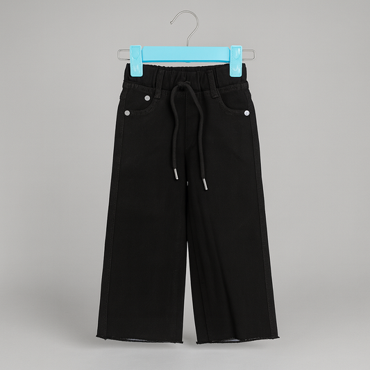 Girl loose jeans